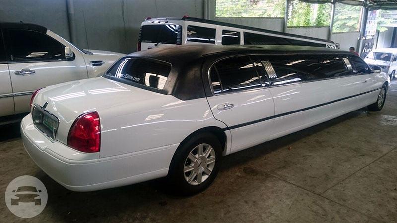 Lincoln Town Car Stretch Limousine
Limo /
Makati, Metro Manila

 / Hourly ₱8,000.00
