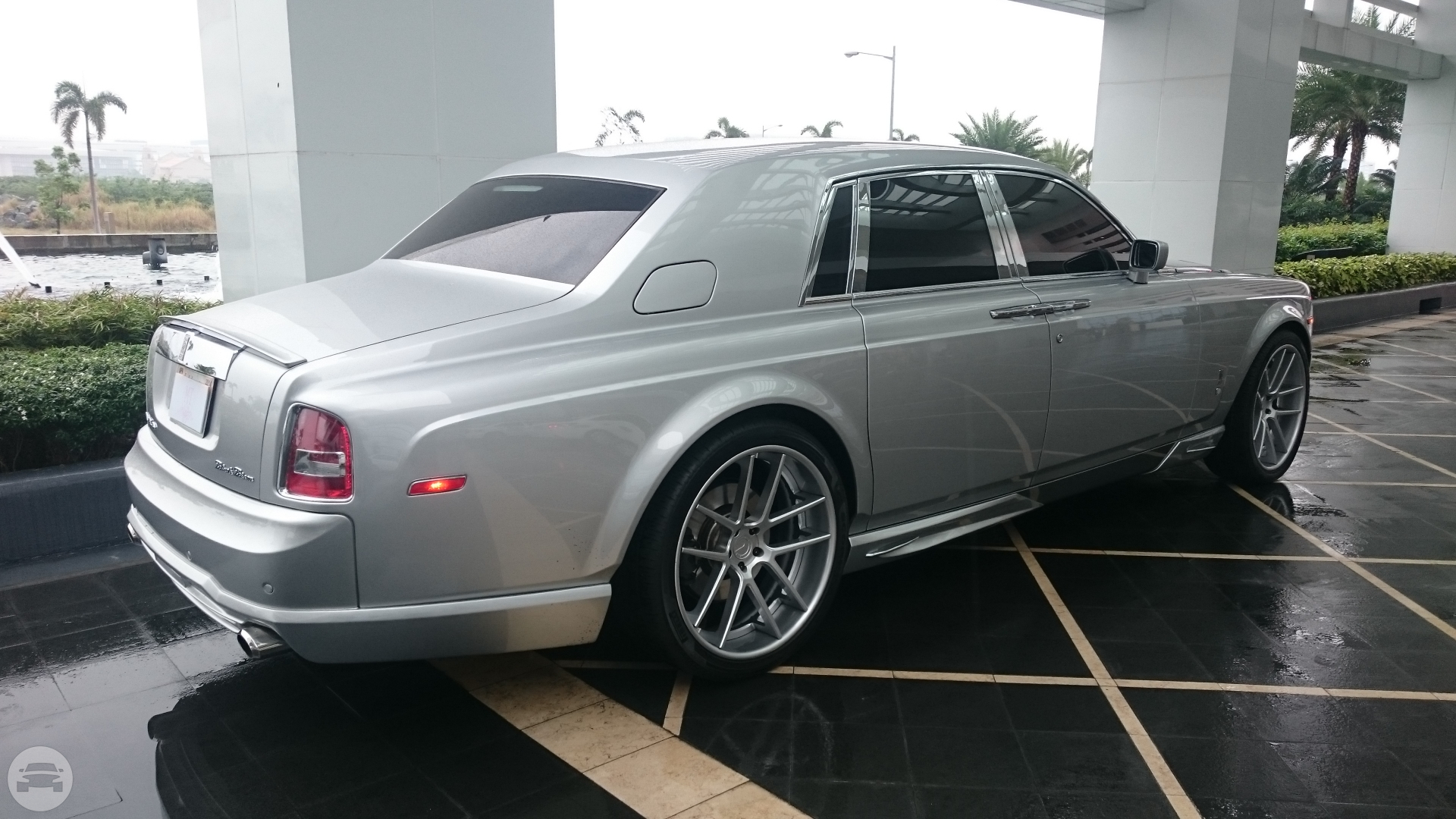 Rolls Royce Phantom Black Bison Edition
Sedan /
Quezon City, Metro Manila

 / Hourly ₱15,000.00
