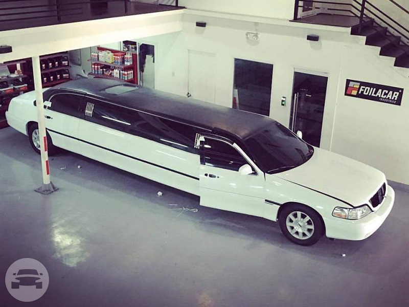 LINCOLN TOWN CAR STRETCHED LIMOUSINE
Limo /
Manila, Metro Manila

 / Hourly ₱8,000.00
