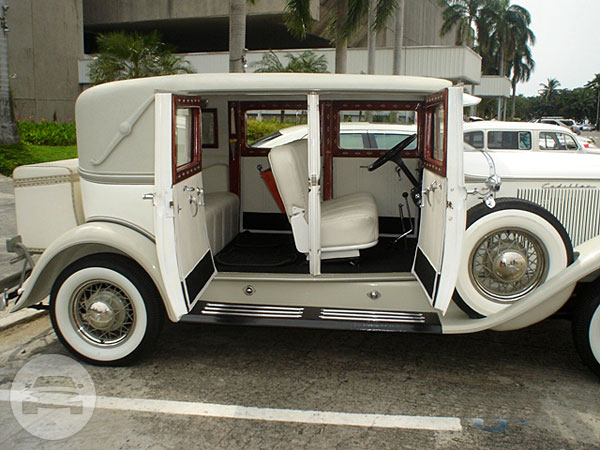 1929 Cadillac
Sedan /
Cavite City, Cavite

 / Hourly ₱0.00
