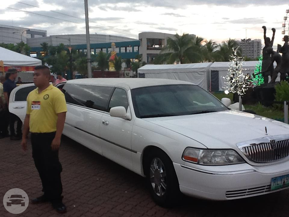 Lincoln Stretch Limousine - White
Limo /
Angeles, Pampanga

 / Hourly ₱0.00
